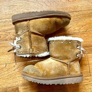 Kids Bailey Bow Ugg Boots | size 10 little kids/toddler | Chestnut Brown Suede